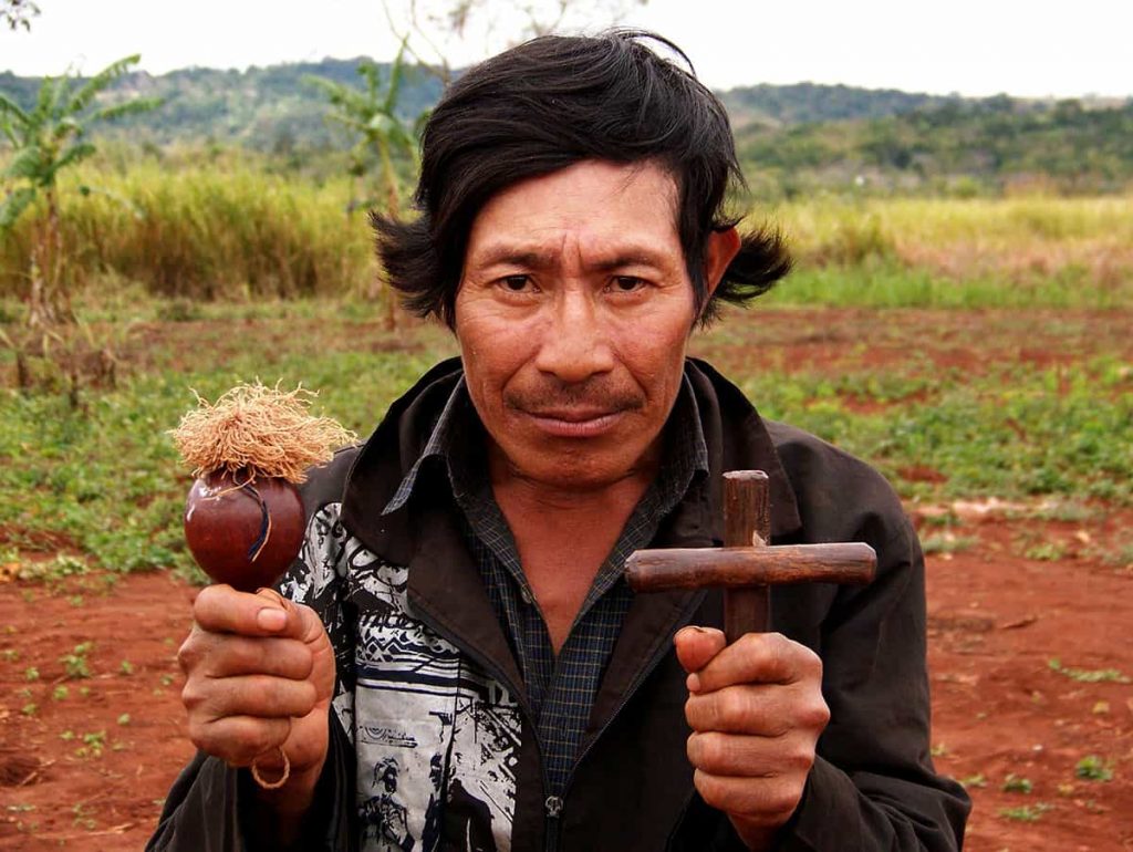 szaman guarani